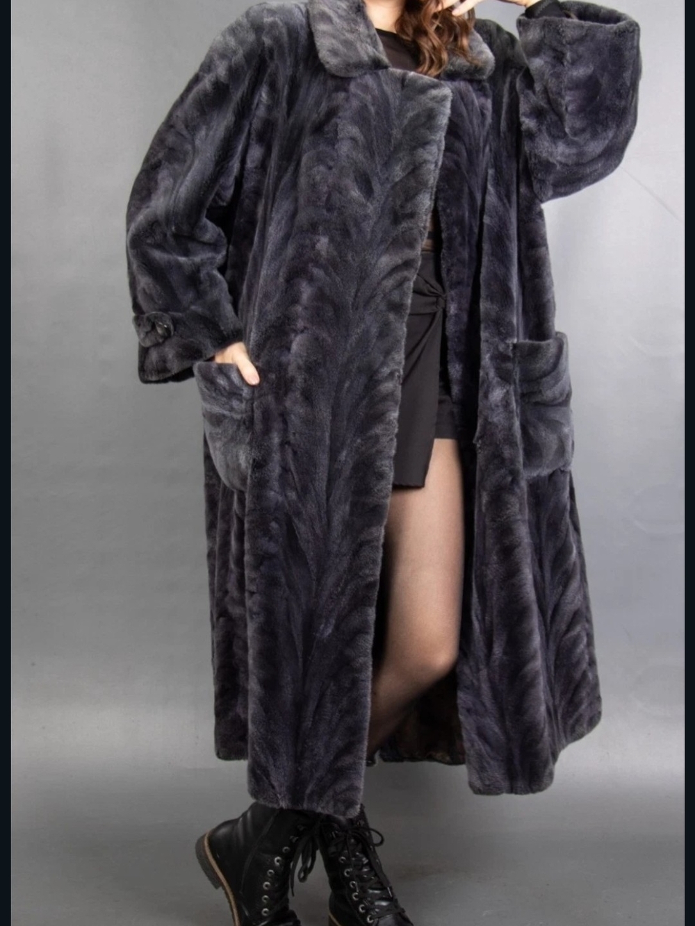 Real Mink Fur Coat Gray. Size XL.